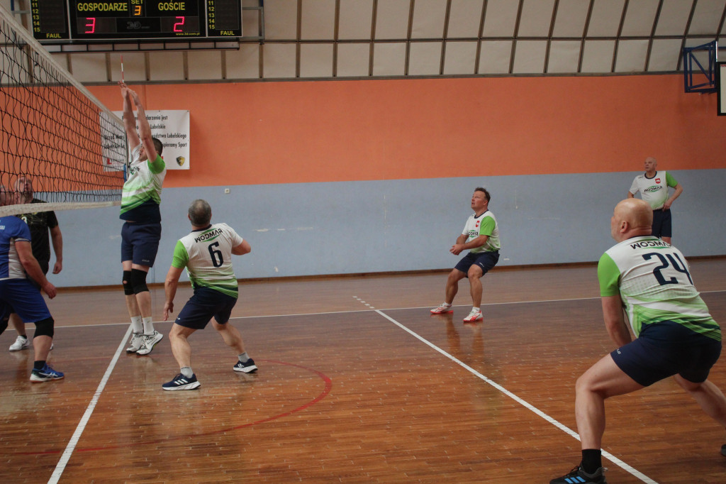 Turniej siatkówki oldbojów w Komarówce