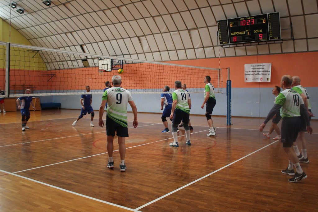 Turniej siatkówki oldbojów w Komarówce