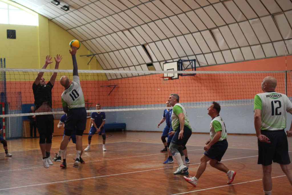 Turniej siatkówki oldbojów w Komarówce