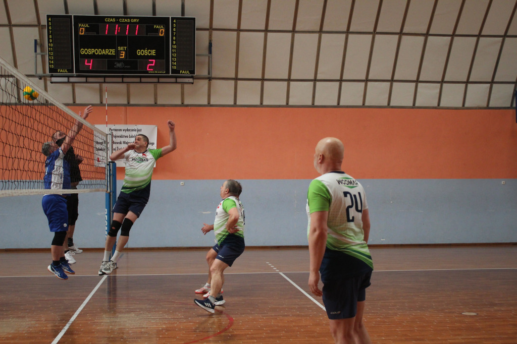 Turniej siatkówki oldbojów w Komarówce