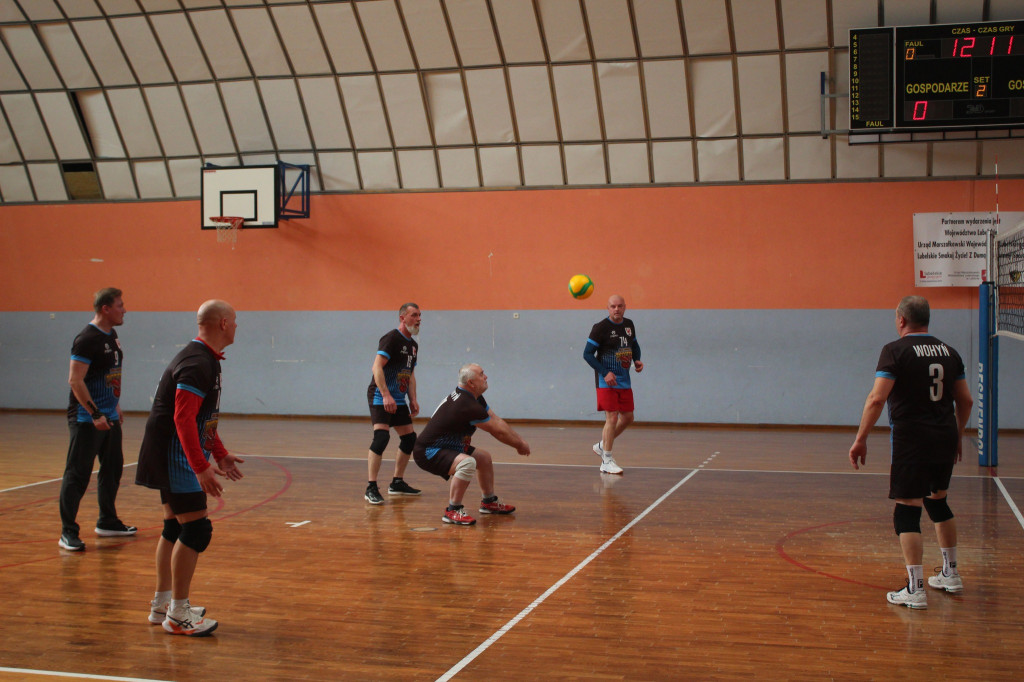 Turniej siatkówki oldbojów w Komarówce