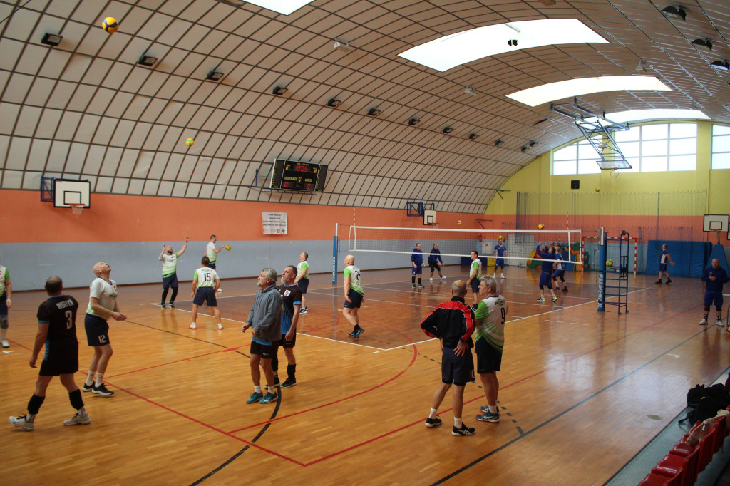 Turniej siatkówki oldbojów w Komarówce