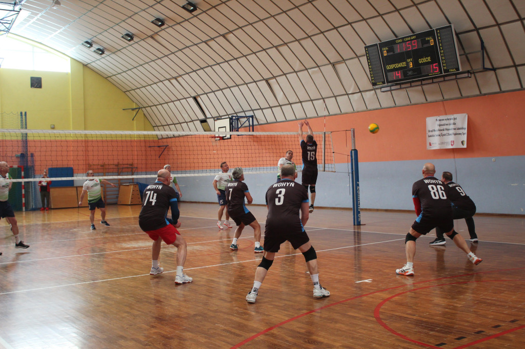 Turniej siatkówki oldbojów w Komarówce