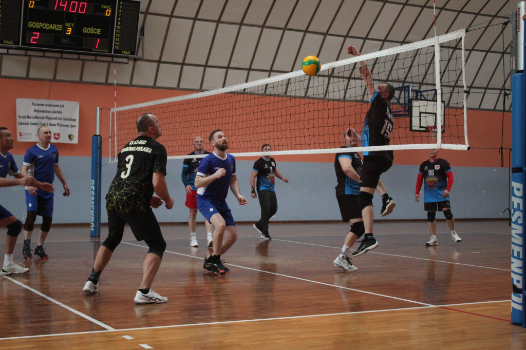 Turniej siatkówki oldbojów w Komarówce