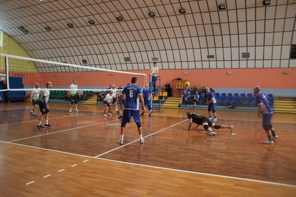 Turniej siatkówki oldbojów w Komarówce