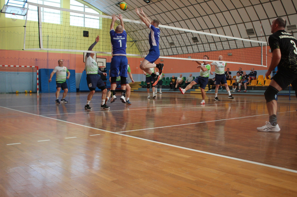 Turniej siatkówki oldbojów w Komarówce