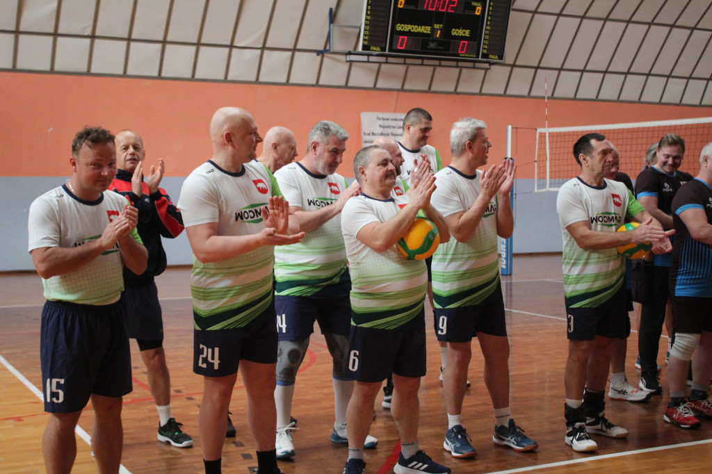 Turniej siatkówki oldbojów w Komarówce