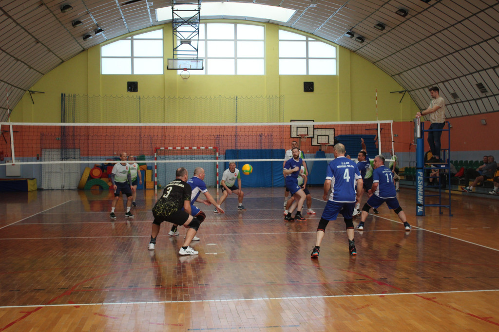 Turniej siatkówki oldbojów w Komarówce