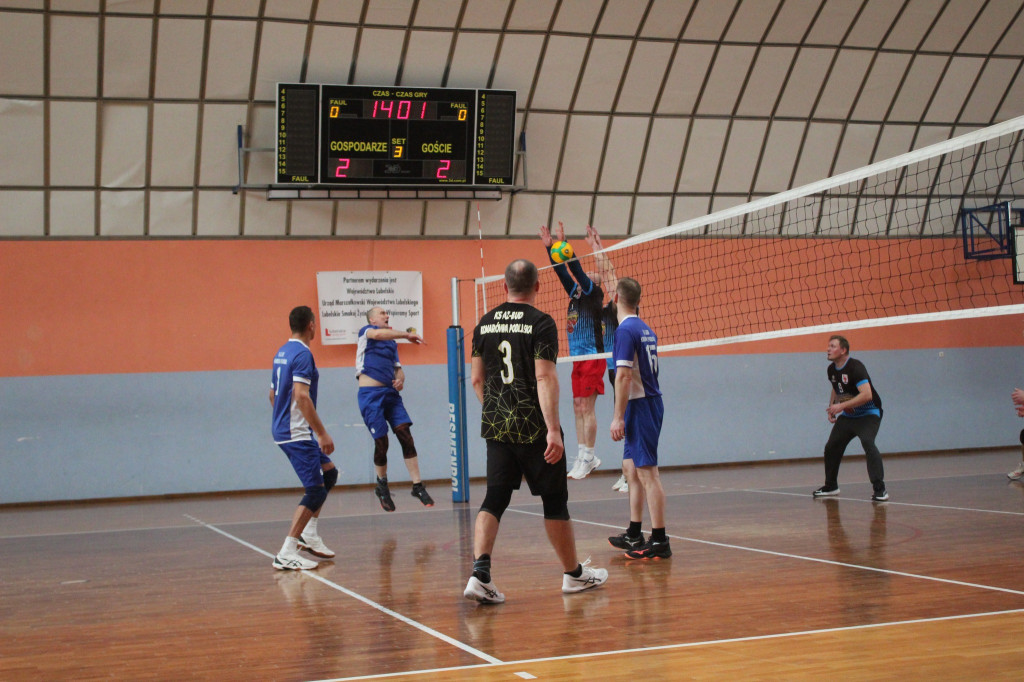 Turniej siatkówki oldbojów w Komarówce