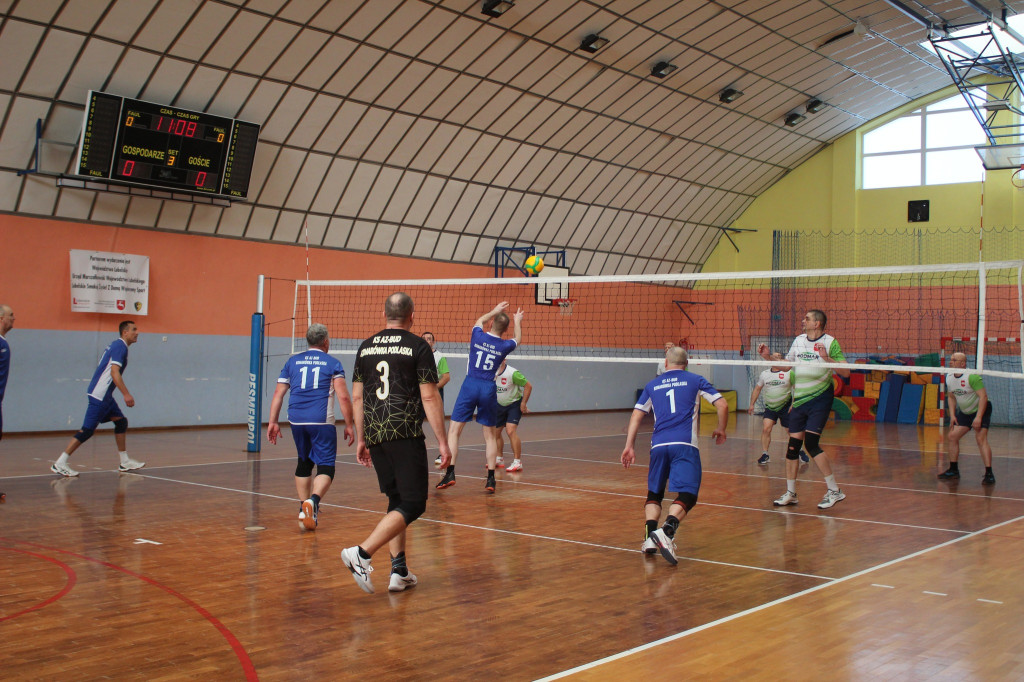 Turniej siatkówki oldbojów w Komarówce
