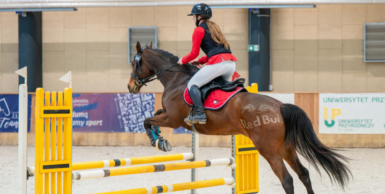 Wicemistrzyni w skokach przez przeszkody z I LO