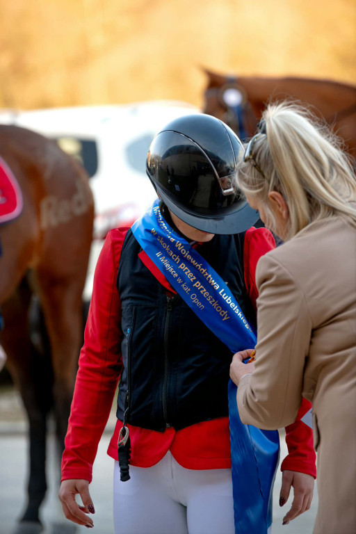 Wicemistrzyni w skokach przez przeszkody z I LO