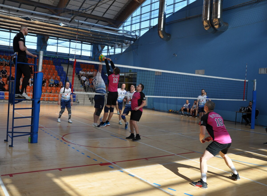 Wojewódzki turniej siatkówki policjantów