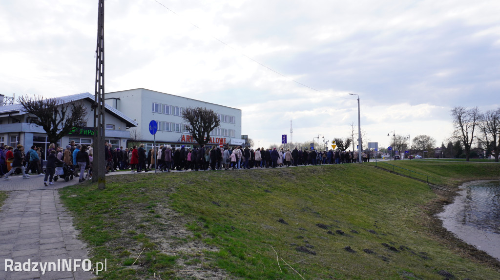 Radzyńska Droga Krzyżowa ulicami miasta