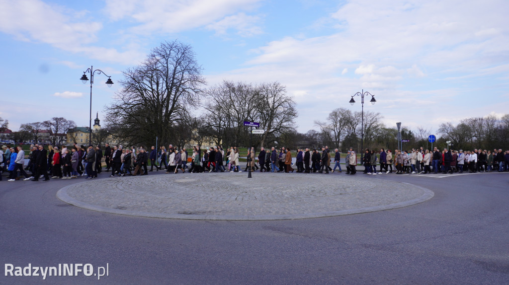 Radzyńska Droga Krzyżowa ulicami miasta