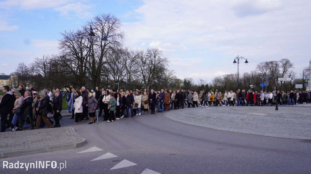 Radzyńska Droga Krzyżowa ulicami miasta