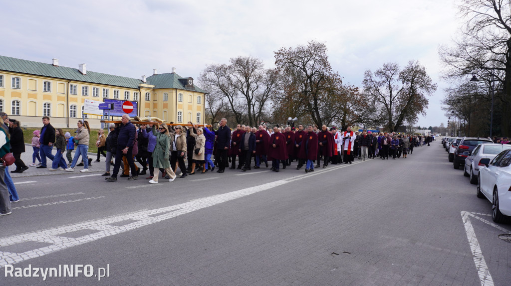 Radzyńska Droga Krzyżowa ulicami miasta