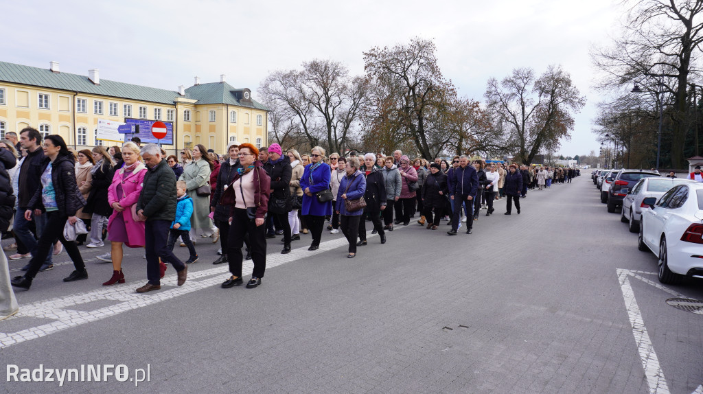 Radzyńska Droga Krzyżowa ulicami miasta