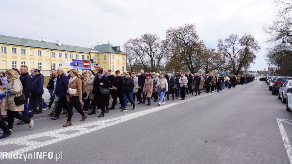 Radzyńska Droga Krzyżowa ulicami miasta