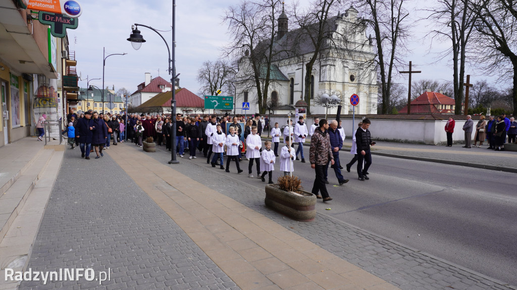 Radzyńska Droga Krzyżowa ulicami miasta