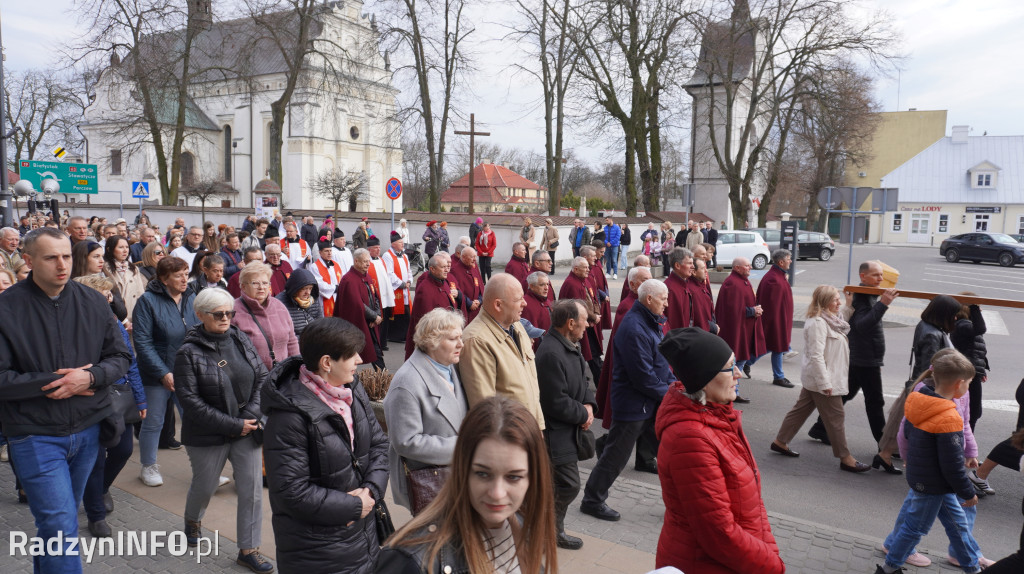 Radzyńska Droga Krzyżowa ulicami miasta
