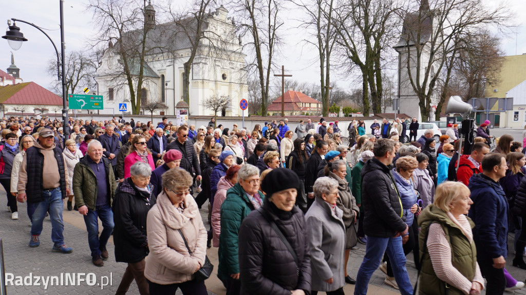 Radzyńska Droga Krzyżowa ulicami miasta
