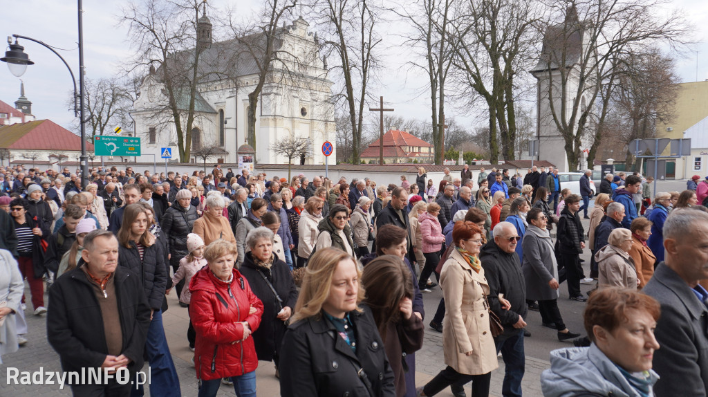Radzyńska Droga Krzyżowa ulicami miasta