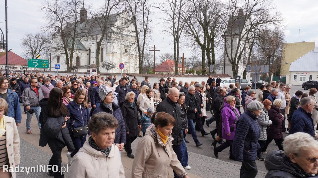 Radzyńska Droga Krzyżowa ulicami miasta