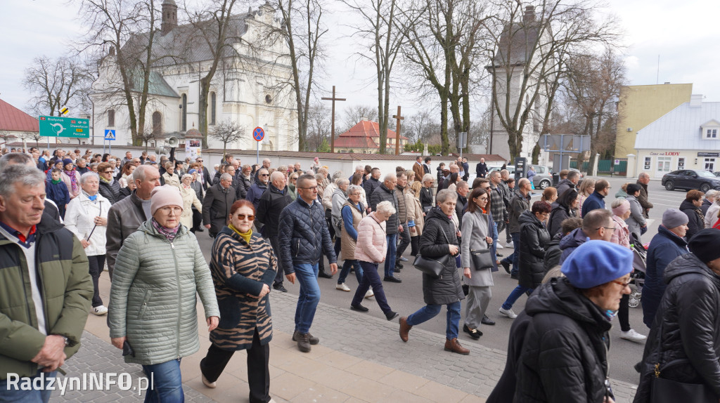 Radzyńska Droga Krzyżowa ulicami miasta