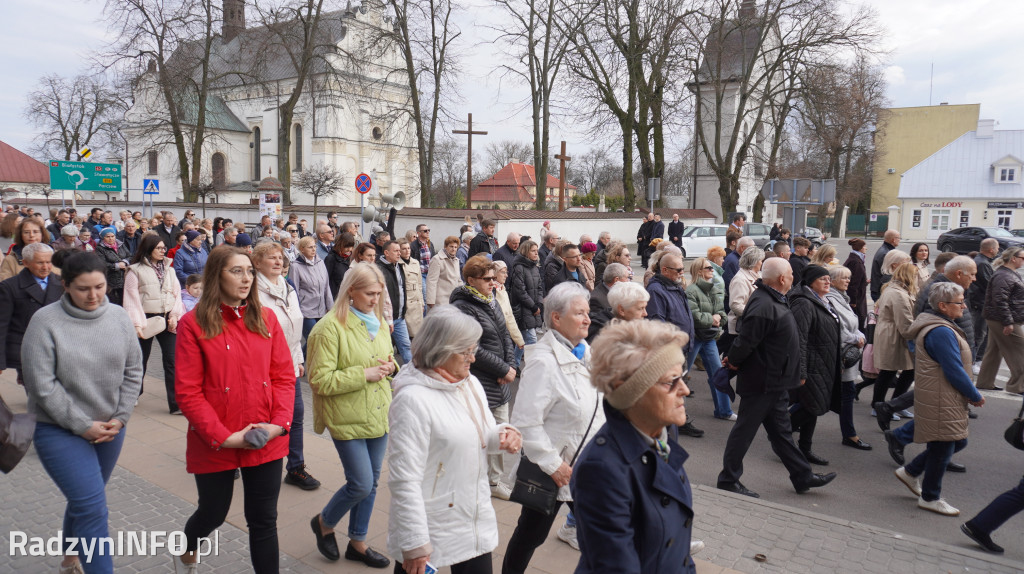 Radzyńska Droga Krzyżowa ulicami miasta