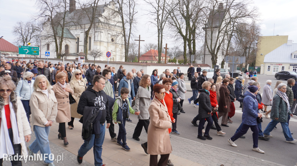 Radzyńska Droga Krzyżowa ulicami miasta