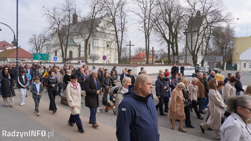 Radzyńska Droga Krzyżowa ulicami miasta