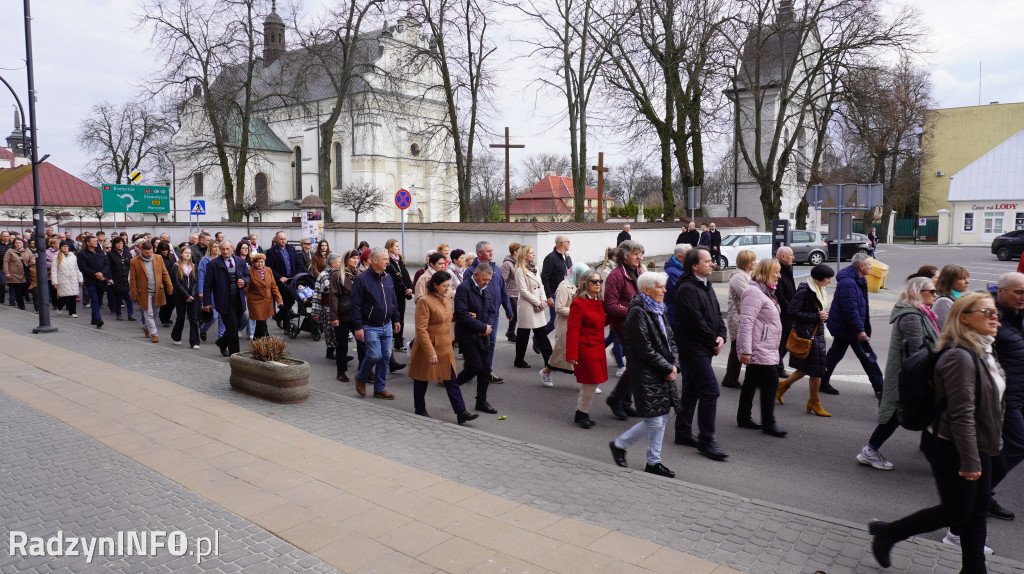 Radzyńska Droga Krzyżowa ulicami miasta