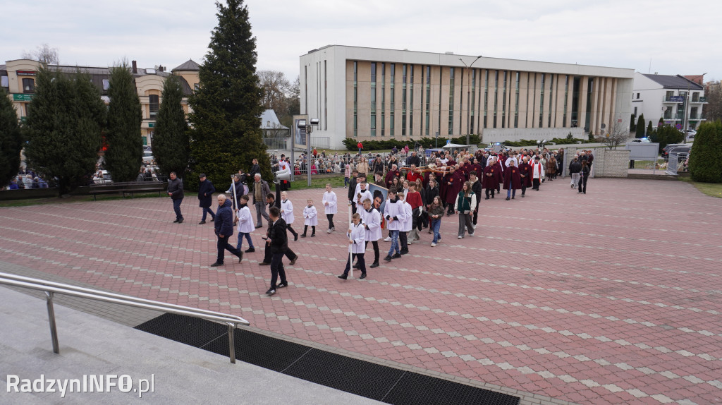 Radzyńska Droga Krzyżowa ulicami miasta