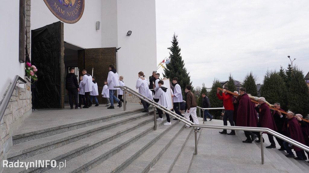 Radzyńska Droga Krzyżowa ulicami miasta