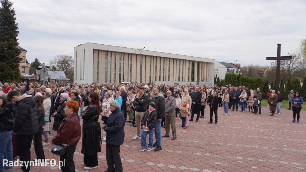 Radzyńska Droga Krzyżowa ulicami miasta