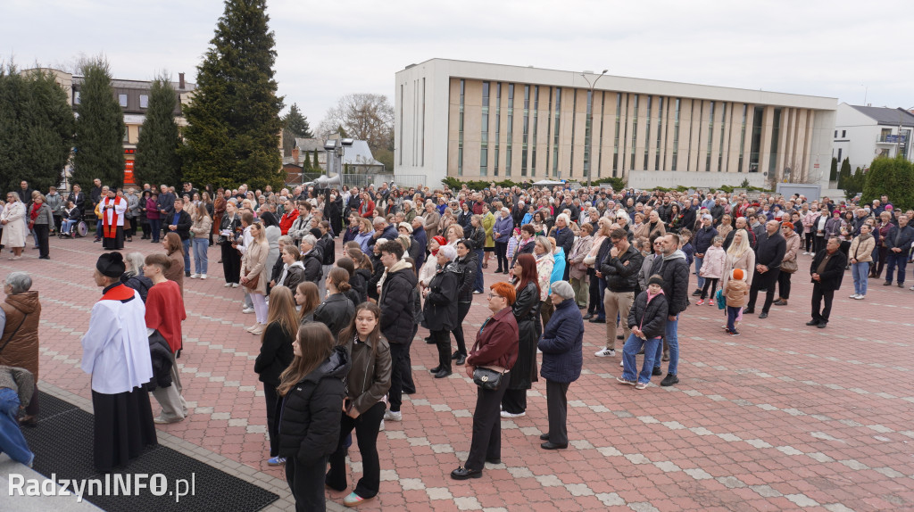 Radzyńska Droga Krzyżowa ulicami miasta
