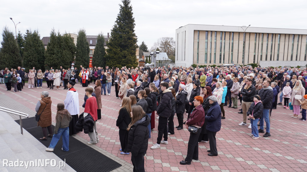 Radzyńska Droga Krzyżowa ulicami miasta
