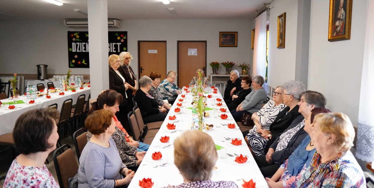 Dzień Kobiet w Klubie Seniora w Komarówce