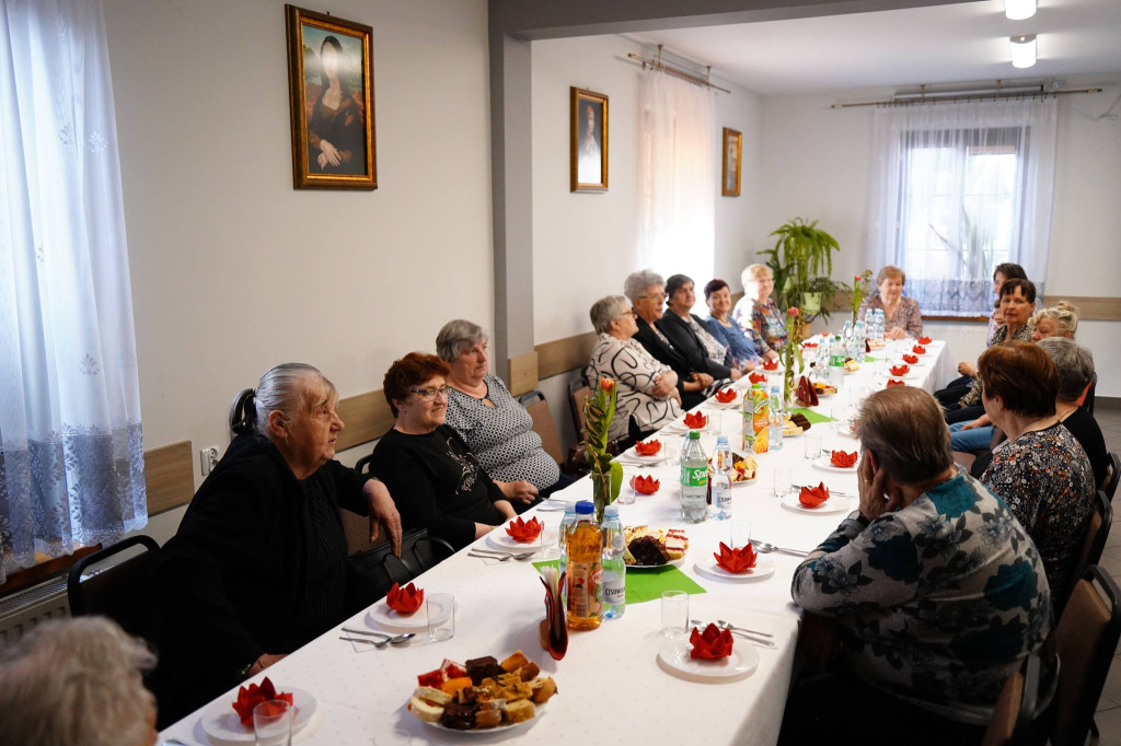 Dzień Kobiet w Klubie Seniora w Komarówce