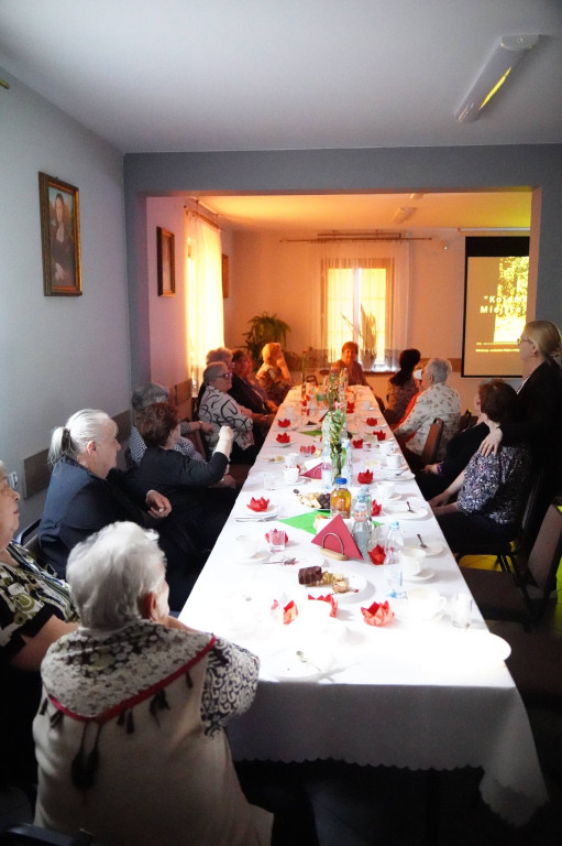 Dzień Kobiet w Klubie Seniora w Komarówce