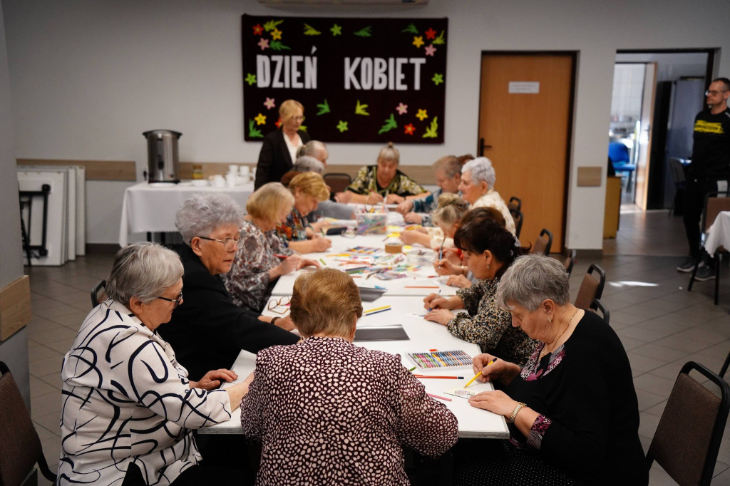 Dzień Kobiet w Klubie Seniora w Komarówce