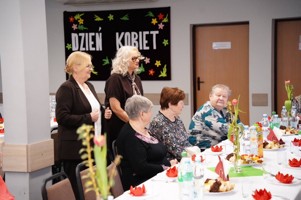 Dzień Kobiet w Klubie Seniora w Komarówce