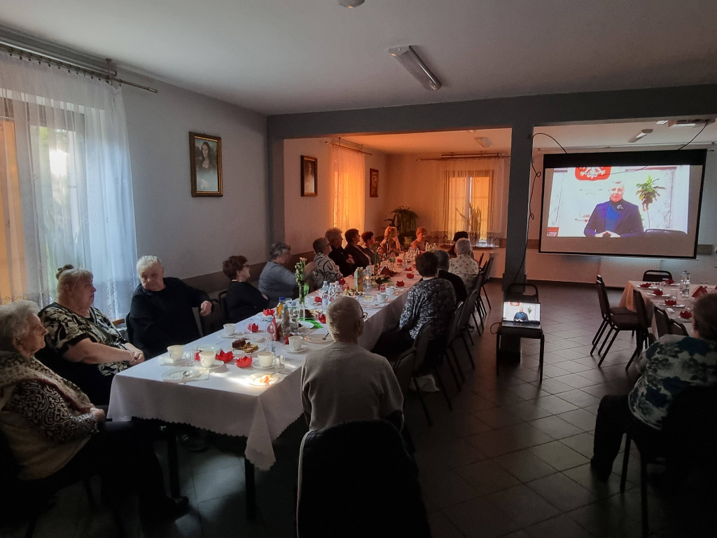 Dzień Kobiet w Klubie Seniora w Komarówce