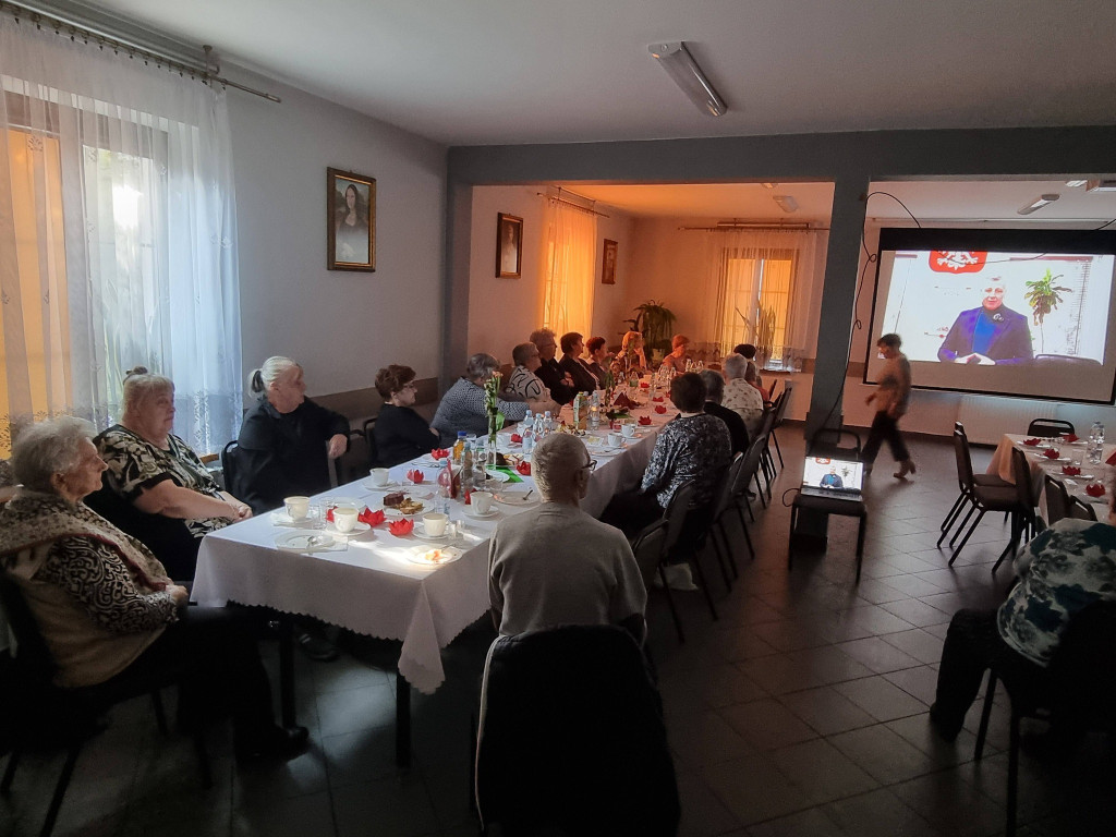 Dzień Kobiet w Klubie Seniora w Komarówce