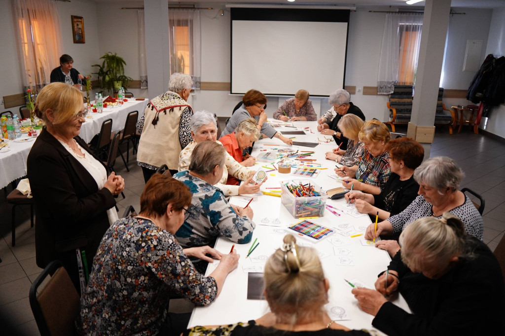 Dzień Kobiet w Klubie Seniora w Komarówce