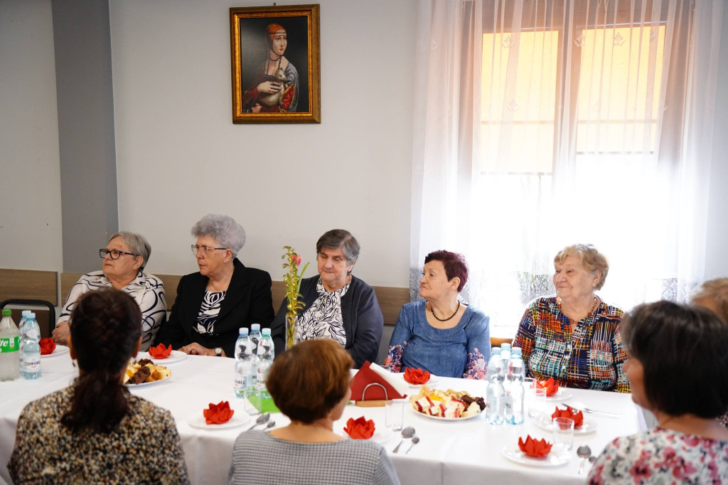 Dzień Kobiet w Klubie Seniora w Komarówce