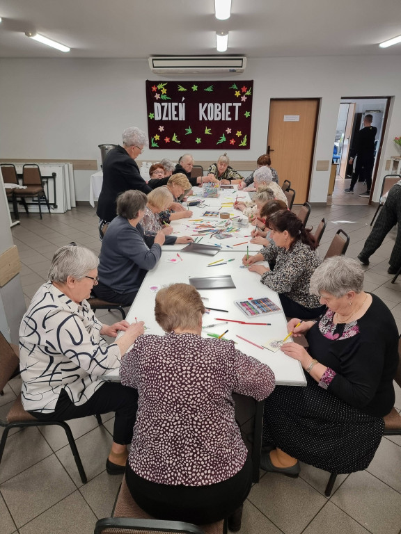 Dzień Kobiet w Klubie Seniora w Komarówce