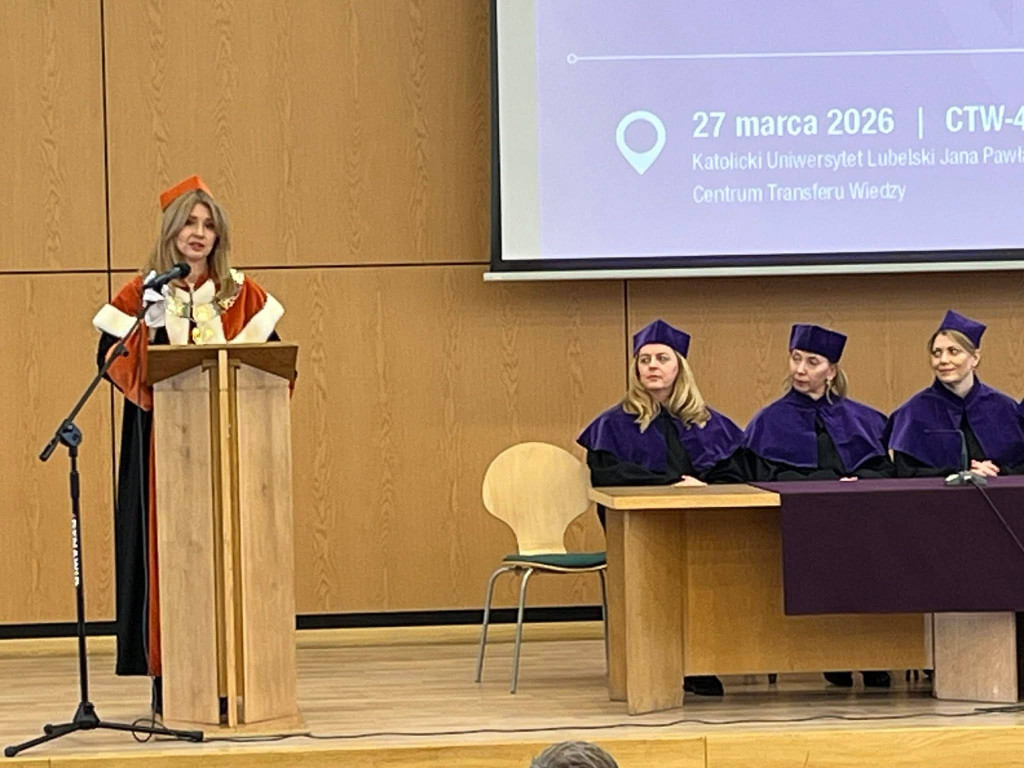 Uczniowie II LO na Akademii Prawa