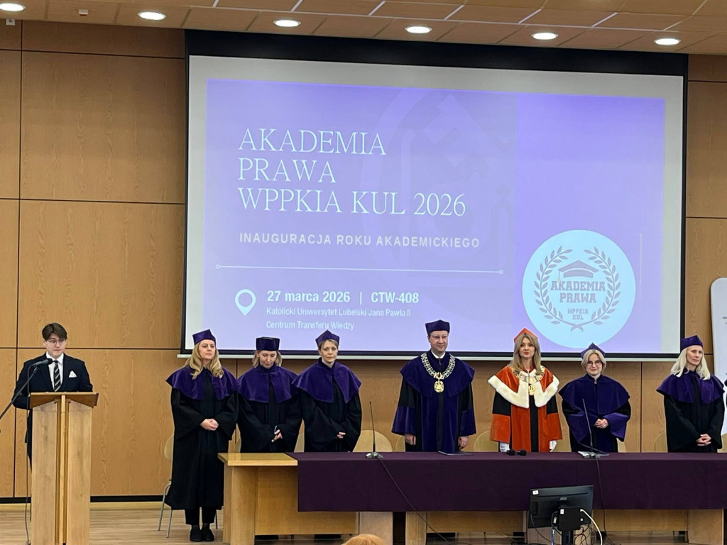 Uczniowie II LO na Akademii Prawa